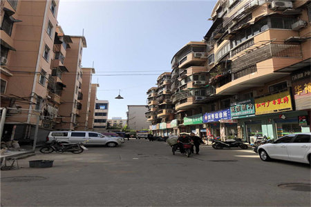 御林苑B区4室2厅2卫55万120m2精装出售